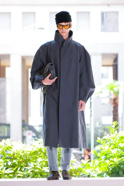 Look 4